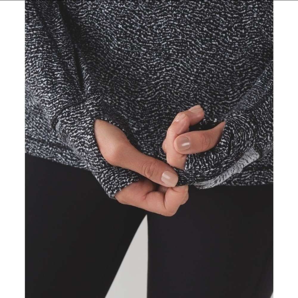 Lululemon Women's Outrun 1/2 Zip Running Luon Ripple Jacquard Black White Size ? - Picture 15 of 16